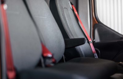 Volvo FL interior - 3 seats with red safety belt
