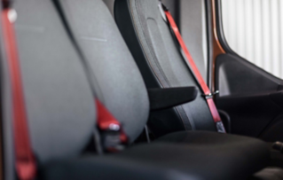 Unutrašnjost kabine Volvo FL osmišljena je kako bi vaš radni dan bio jednostavan, produktivan i siguran.
