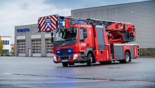 Volvo FL mit Drehleiter