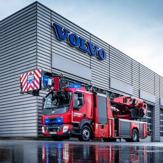 Volvo FL mit Drehleiter