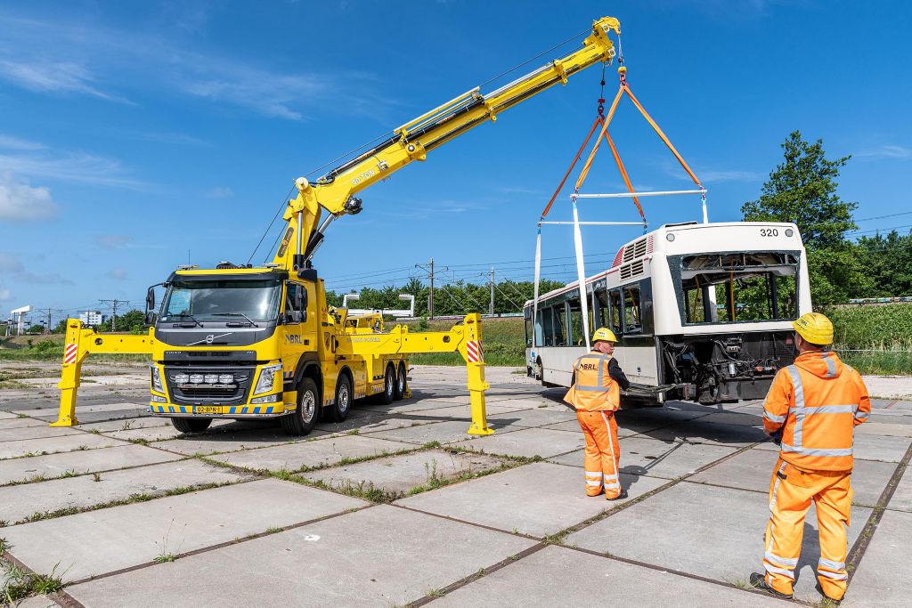 Volvo FM-bergingstruck met speciale kraan voor BRL Berging