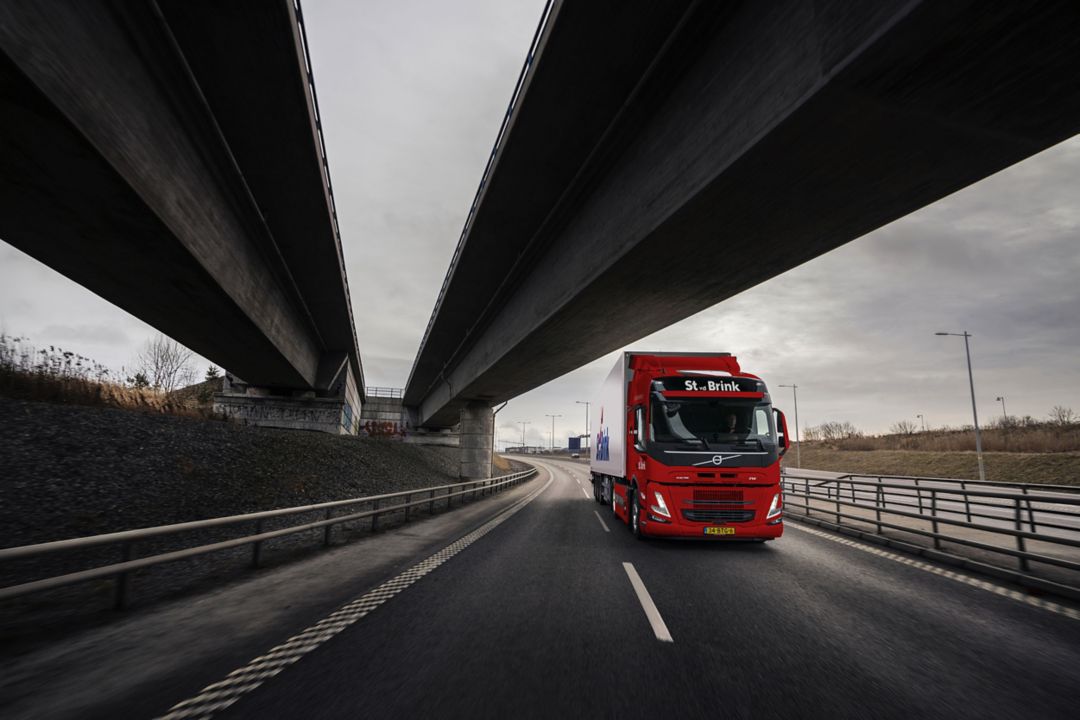 St vd Brink zet zwaar in op CO2-reductie: “Volvo Trucks heeft ons daarin uitstekend begeleid”