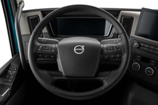 A Volvo FM járművezetői kezelőfelülete a vezető szemszögéből.