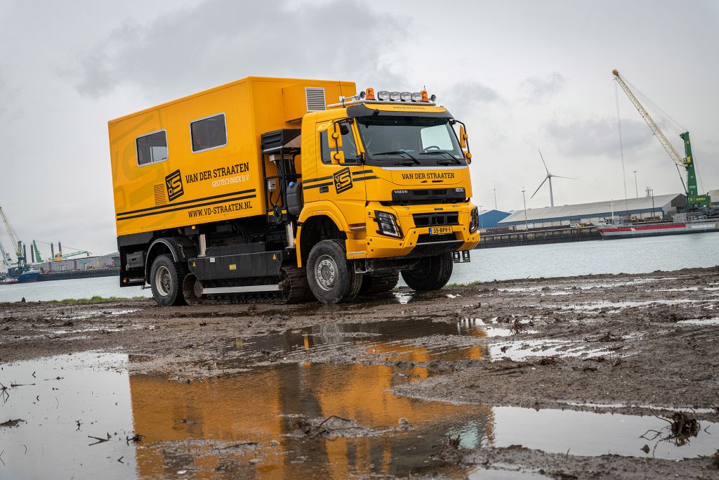 Volvo FMX 4x4 sondeertruck voor Van der Straaten Geotechniek