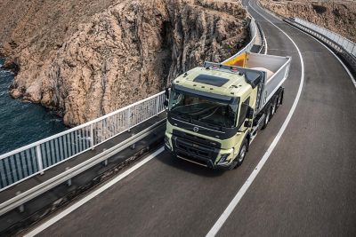 Силовите линии Volvo FMX предлагат отлична управляемост.