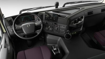 A Volvo FMX belső tere Dynamic felszereltséggel.