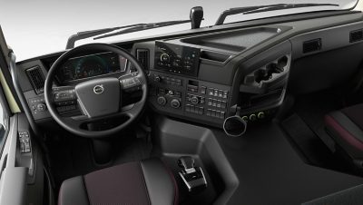 A Volvo FMX belső tere Robust felszereltséggel.