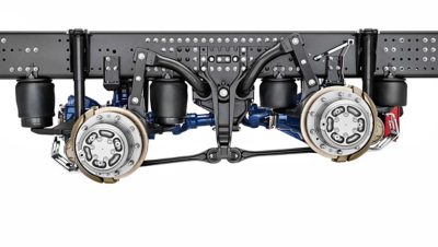 Scegli una sospensione pneumatica posteriore con un'altezza da terra di 300 mm per il tuo Volvo FMX.
