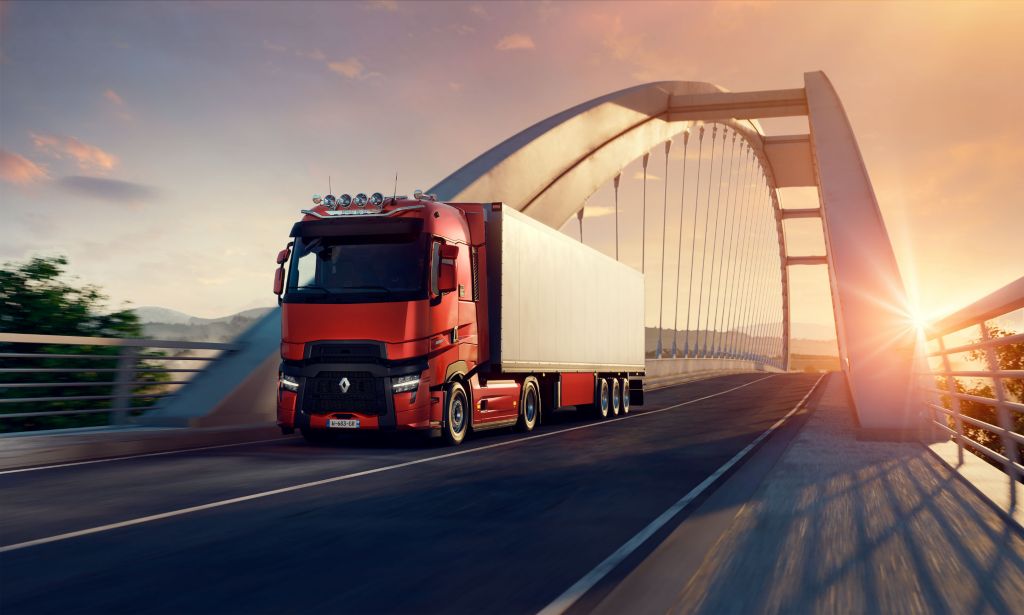 Lastbil på väg - Volvo Information Technology AB