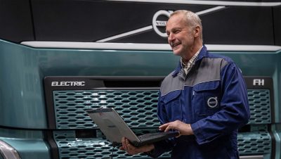 Volvo truck services - Mechanic