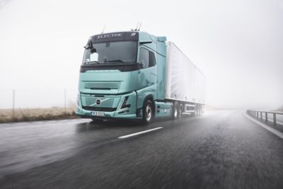 Volvo’s new electric truck has a range of up to 600 kilometers and its batteries can be charged in 40 minutes.