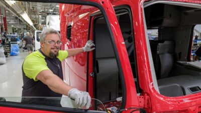 Volvo Truck cabin assembly | Volvo Group