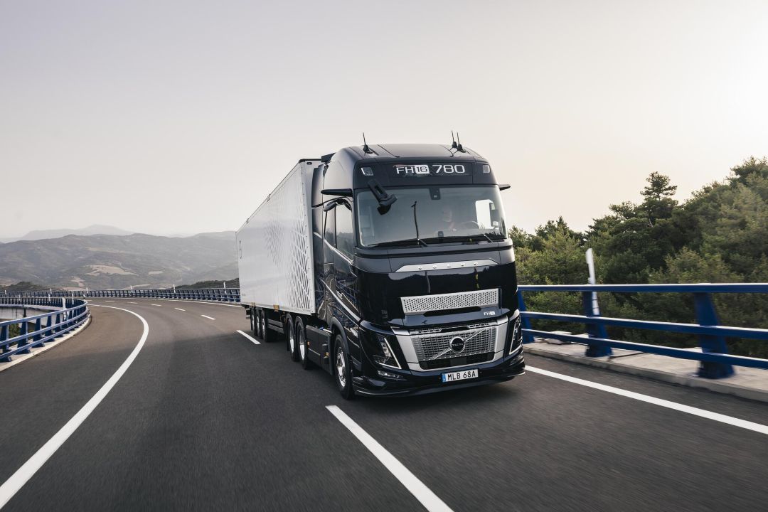 Ny, kraftfullare motor för Volvo FH16 ger maximal produktivitet