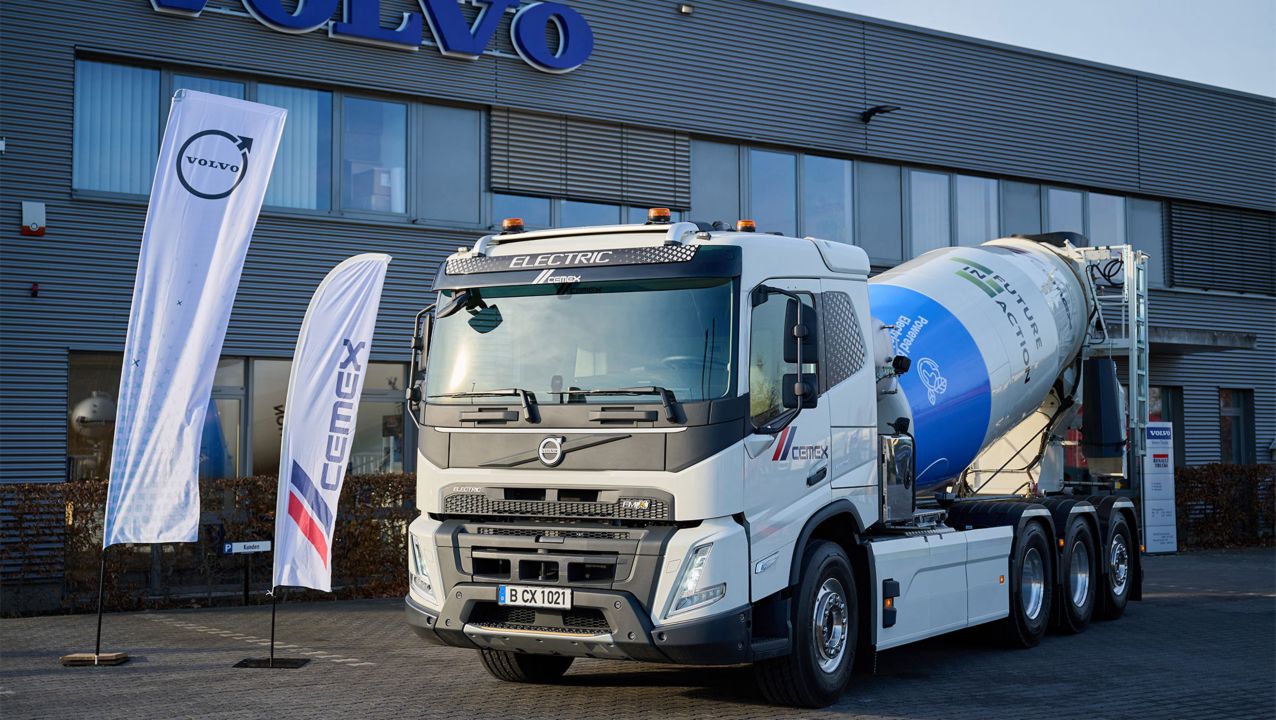 Volvo Trucks isporučio prvi teški električni kamion - mikser za beton kompaniji CEMEX