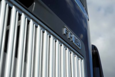 Journalist lep van der meer over de nieuwe Volvo FH16