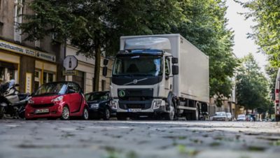 Volvo FL 12 tonnes rigid with box