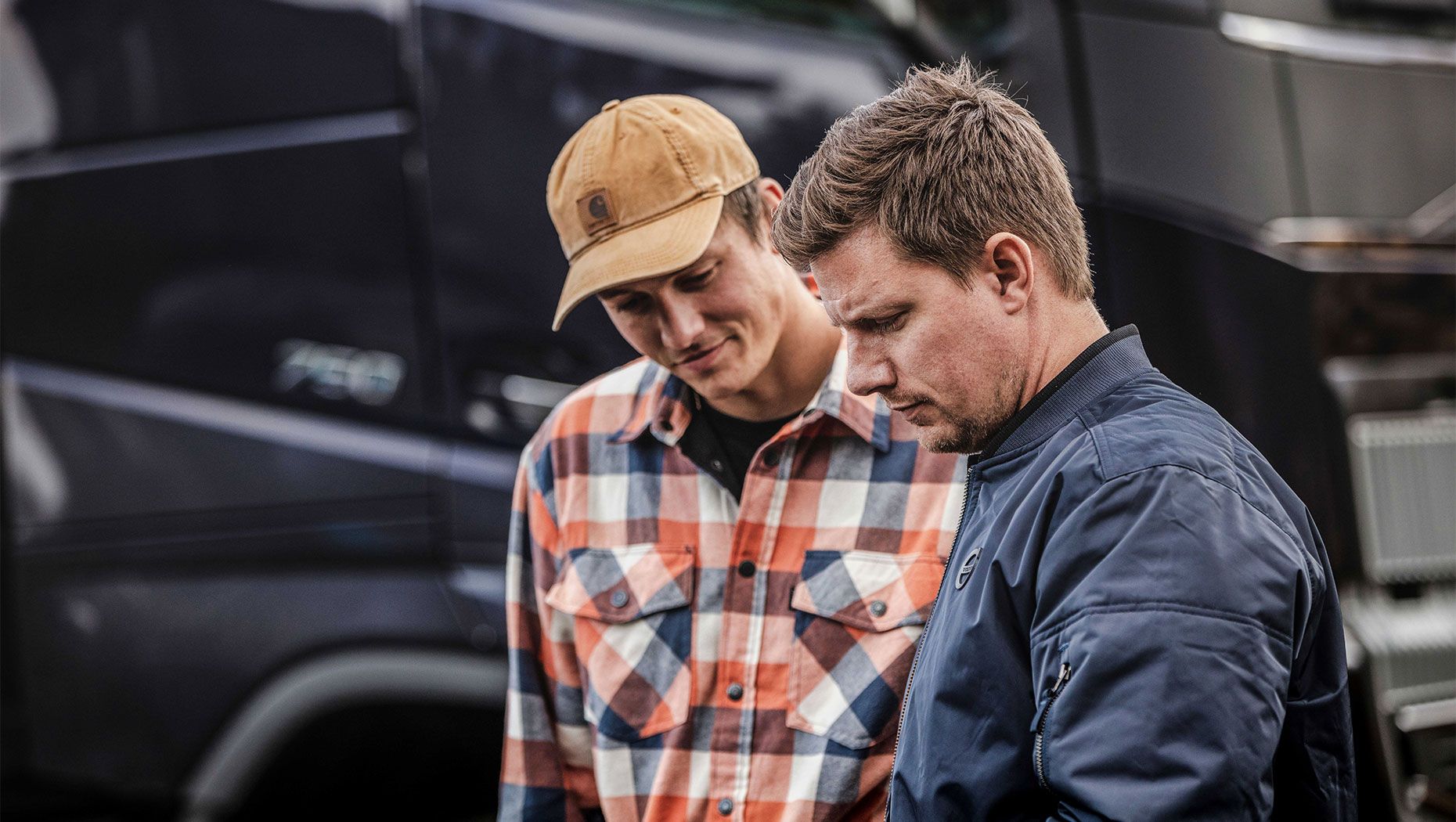 volvo trucks service agent talking to client