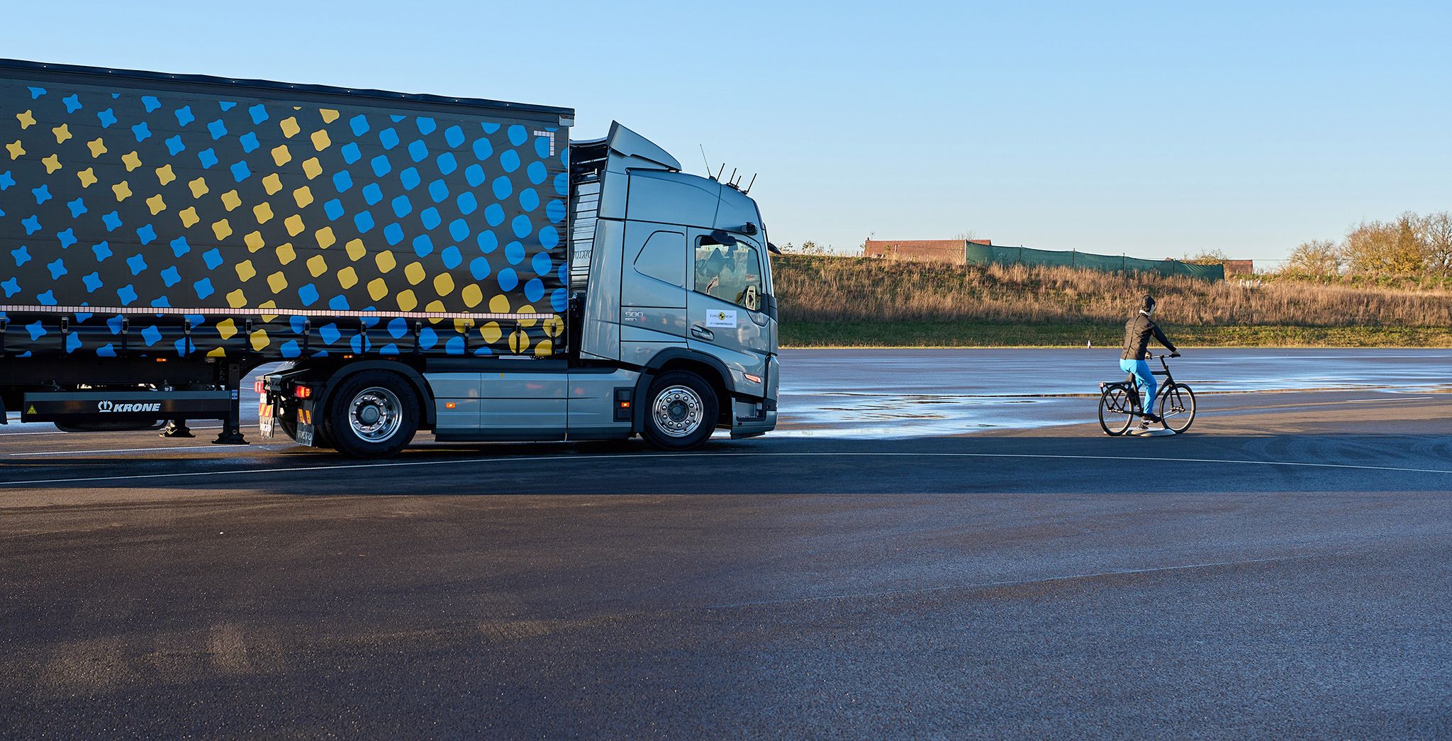„Volvo Trucks“ dalyvavo „Euro NCAP“ teste