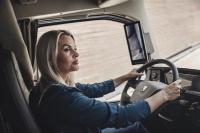 donna al volante 