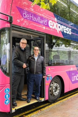 Jim Thorpe, Managing Director at Uno (left), and Richard Mann, Sales Director at Volvo Bus UK & Ireland (right), at the launch of the new 'de Havilland Express' X10 route during Freshers' Fayre