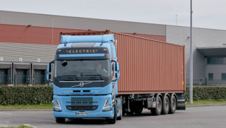 Wheeltainer reçoit trois Volvo FM Electric pour le transport de conteneurs au Havre